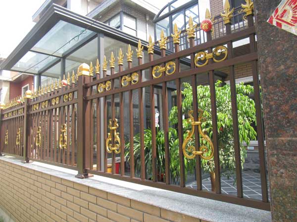 鋁藝圍欄護(hù)欄