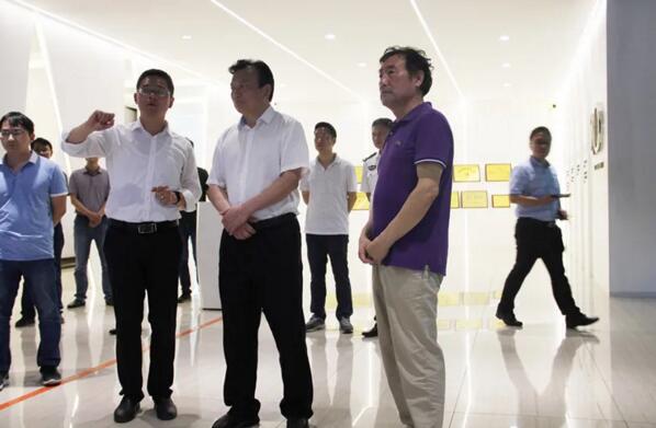 南昌市副市長、公安局局長萬秀奇聽取百勝平臺建設(shè)情況