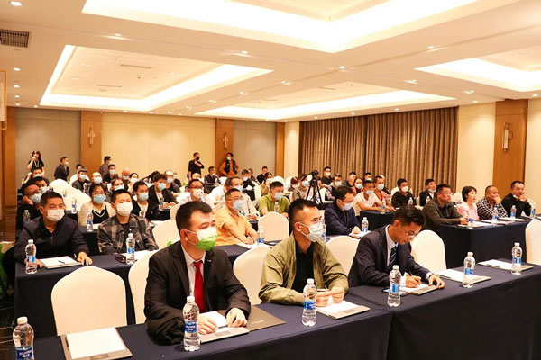 熵基資陽營銷服務中心開業(yè)同期產品推介會現(xiàn)場