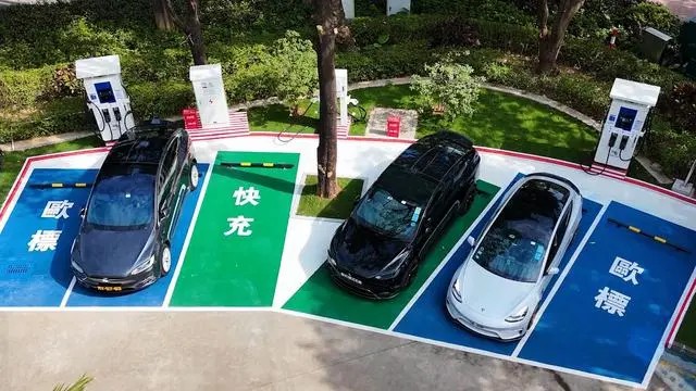 港澳新能源汽車“北上”充電更便捷！粵港澳大灣區(qū)內(nèi)地九市實(shí)現(xiàn)歐標(biāo)充電樁縣區(qū)全覆蓋