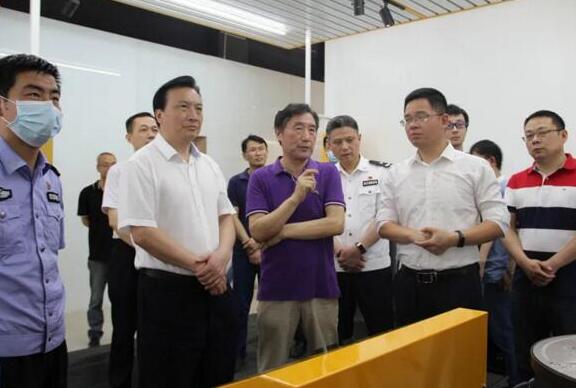 南昌市副市長、公安局局長萬秀奇蒞臨百勝智能調(diào)研指導(dǎo)