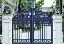 日常使用中，如何對(duì)庭院大門進(jìn)行清潔？