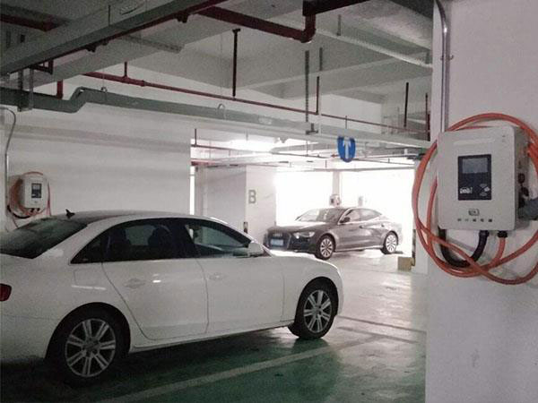 汽車充電樁