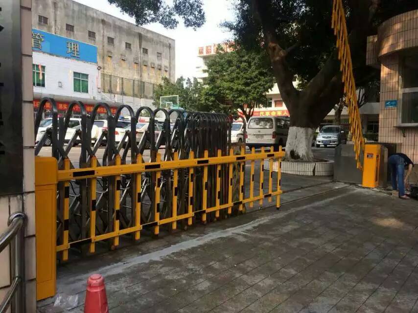 佛山市武警中隊(duì)柵欄道閘案例 - 中出網(wǎng)-智能出入口門戶