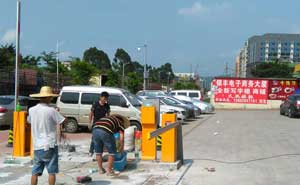 廣州嘉禾望崗銀豐電子商務(wù)大廈道閘案例 - 中出網(wǎng)-智能出入口門戶