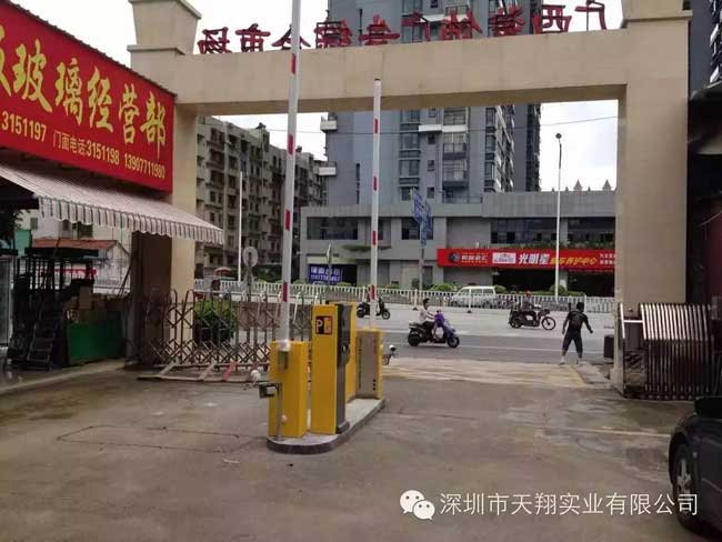 廣西南寧裝飾廣告市場車牌識別系統(tǒng)案例 - 中出網(wǎng)-智能出入口門戶