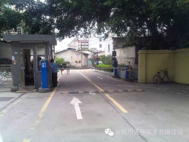 深圳觀瀾泰萊雅苑車牌識(shí)別系統(tǒng)案例 - 中出網(wǎng)-智能出入口門戶
