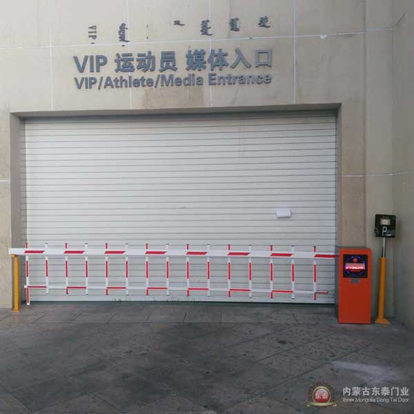 全民健身中心智能道閘案例 - 中出網(wǎng)-智能出入口門戶