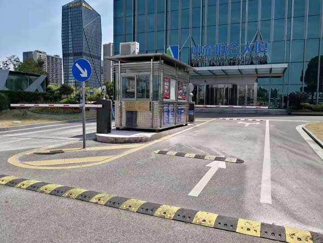上海中企聯合大廈守護者道閘案例 - 中出網-智能出入口門戶