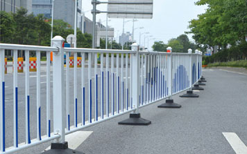 道路護欄 - 公路隔離護欄