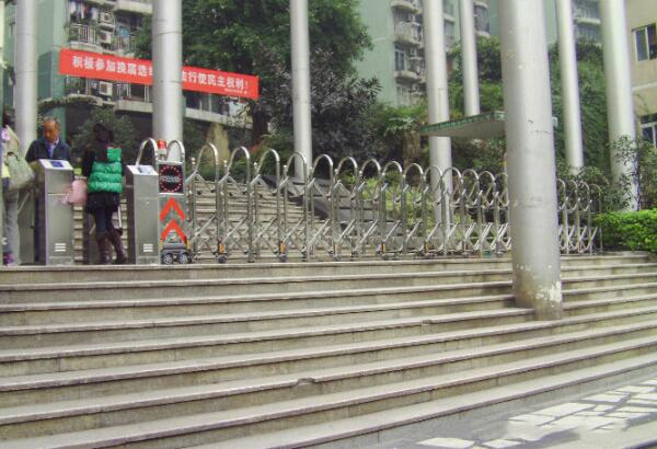 伸縮門案例十五 - 中出網(wǎng)-智能出入口門戶