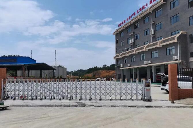 建星伸縮門