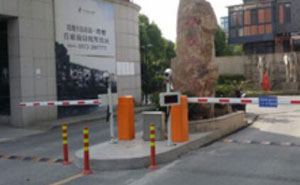 湖州南潯玫瑰半島花園車牌識別系統(tǒng)案例 - 中出網(wǎng)-智能出入口門戶