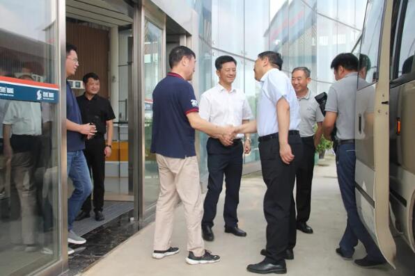 市委常委、市委組織部部長李鎮(zhèn)發(fā)蒞臨百勝智能調(diào)研、指導(dǎo)
