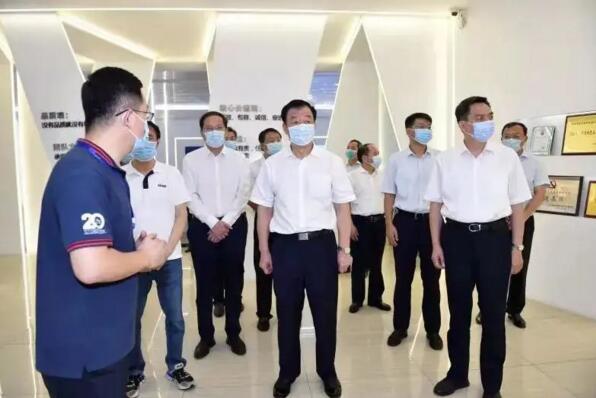 江西省省委書記、省人大常委會主任劉奇一行蒞臨百勝智能調(diào)研指導(dǎo)