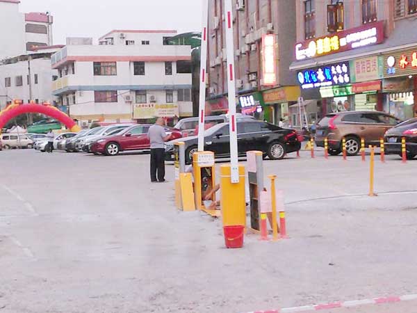 平洲玉器街簡易停車場系統(tǒng) - 中出網(wǎng)-智能出入口門戶