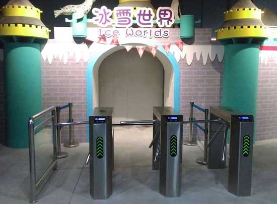 西安秦皇冰雪大世界通道閘案例 - 中出網(wǎng)-智能出入口門戶