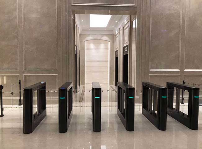 上海博銀大廈通道閘案例 - 中出網(wǎng)-智能出入口門戶