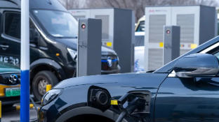 充電量破1.23億千瓦時，國慶中秋假期全國高速新能源汽車充電數(shù)據(jù)出爐，星星充電全力保供