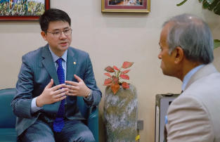 星星充電代表拜訪聯(lián)合國駐華協(xié)調(diào)員常啟德（Siddharth Chatterjee）先生