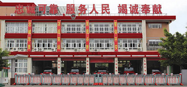 伸縮門工程案例 - 中出網(wǎng)-智能出入口門戶