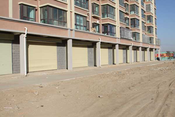 蘭州市高新開發(fā)區(qū)經(jīng)濟(jì)適用房工業(yè)門案例 - 中出網(wǎng)-智能出入口門戶