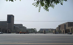 天津工業(yè)大學(xué)伸縮門工程案例 - 中出網(wǎng)-智能出入口門戶