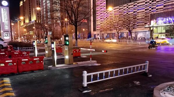 車安變頻道閘