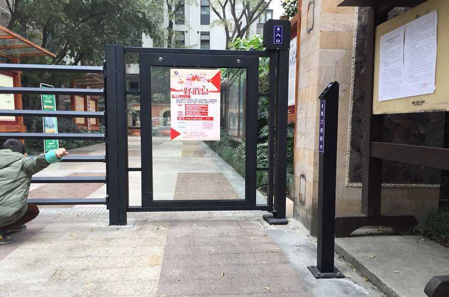 電動鋅鋼小門