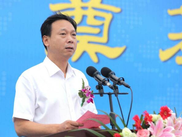 溧陽經(jīng)濟開發(fā)區(qū)黨工委書記、上興鎮(zhèn)黨委書記夏國中致辭