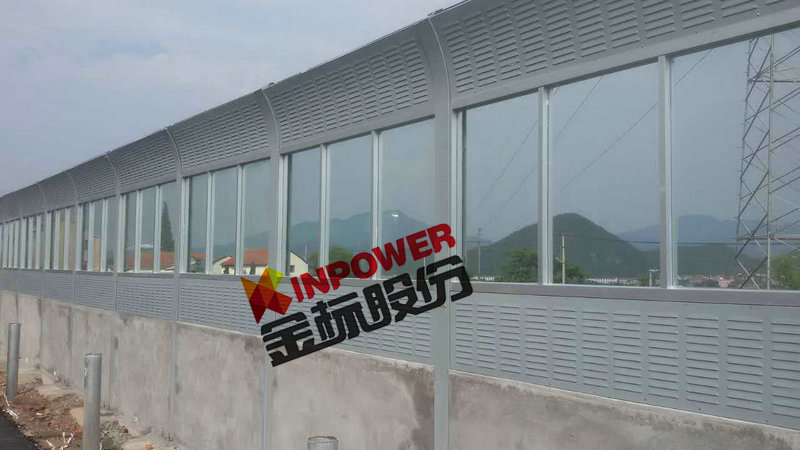 杭金衢高速公路聲屏障護欄案例 - 中出網(wǎng)-智能出入口門戶