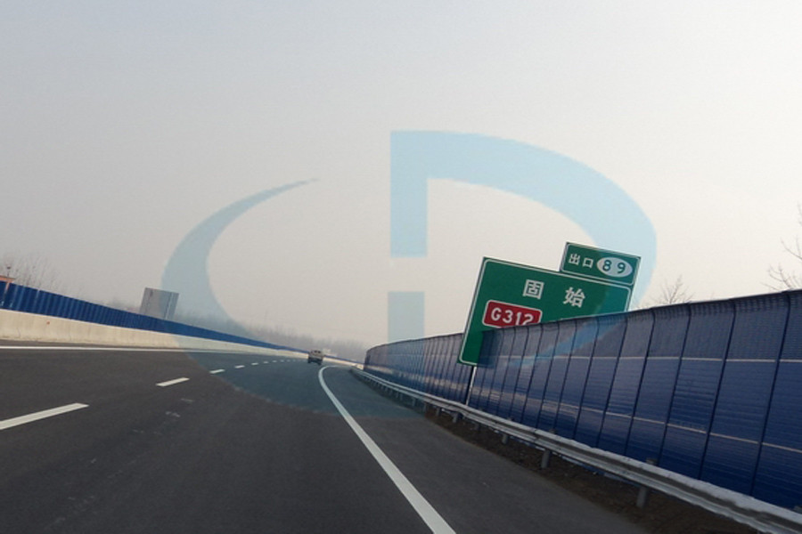淮固高速公路護欄案例 - 中出網(wǎng)-智能出入口門戶