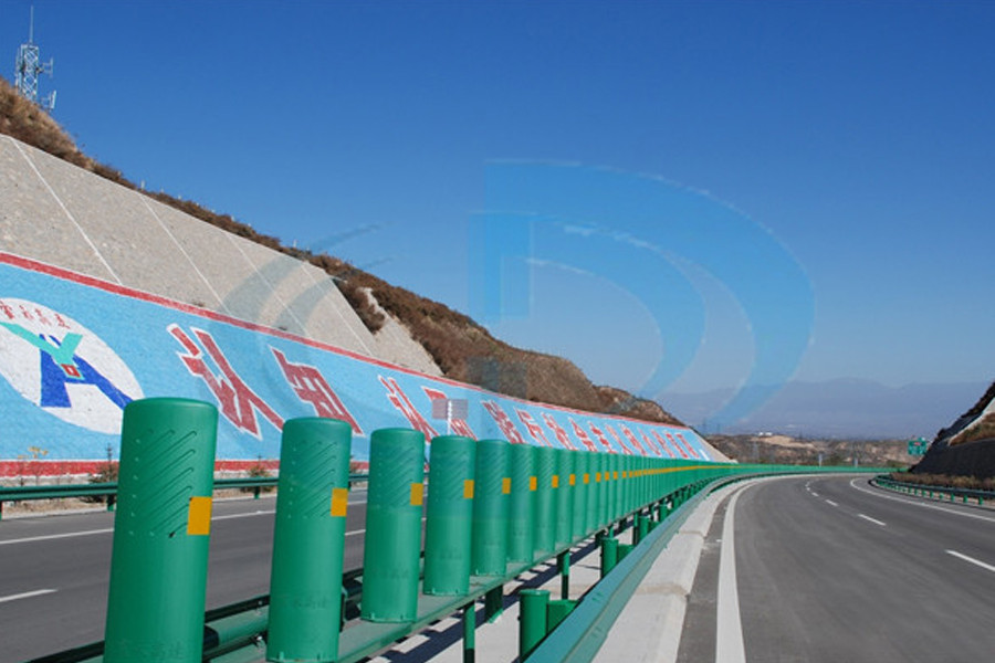 河源高速公路惠州段護(hù)欄案例 - 中出網(wǎng)-智能出入口門戶