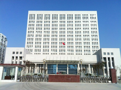 汶上國防大廈伸縮門工程案例 - 中出網(wǎng)-智能出入口門戶