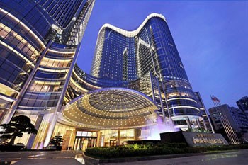 索菲特廣州大酒店旋轉門案例 - 中出網(wǎng)-智能出入口與停車充電門戶
