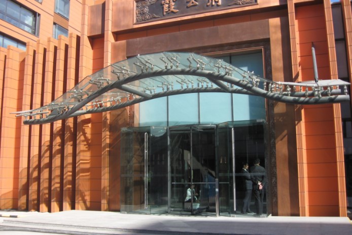 北京飯店旋轉門案例 - 中出網-智能出入口與停車充電門戶