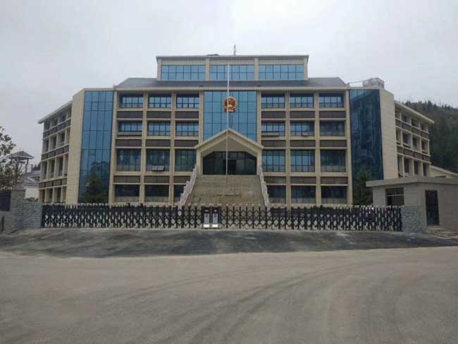 鎮(zhèn)寧縣人民檢查院伸縮門案例 - 中出網(wǎng)-智能出入口門戶