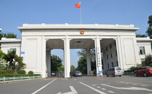 遼寧省人民政府電動(dòng)伸縮門案例 - 中出網(wǎng)-智能出入口門戶