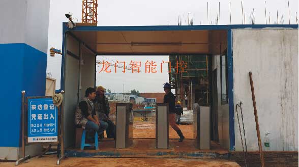 南寧萬(wàn)科魅力之城二期門(mén)禁翼閘案例 - 中出網(wǎng)-智能出入口門(mén)戶