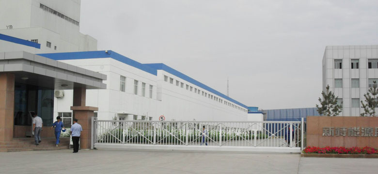 喜迎南北德信懸浮門成功安裝在新疆新特新能建材有限公司大門口