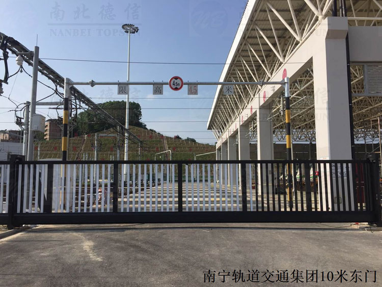 南寧軌道交通集團10米東門（1）無軌懸浮門案例 - 中出網-智能出入口門戶