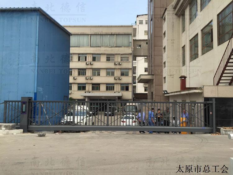 太原市總工會(huì)案例無(wú)軌懸浮門案例 - 中出網(wǎng)-智能出入口門戶