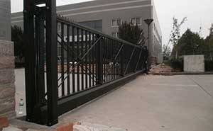 石家莊市3302兵工廠智能無軌懸浮門工程案例 - 中出網(wǎng)-智能出入口門戶