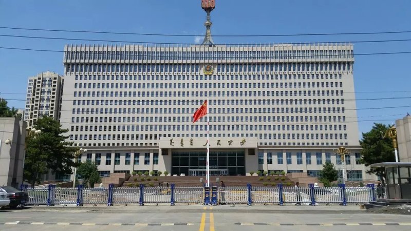 呼和浩特市公安局30米對開電動伸縮門案例 - 中出網(wǎng)-智能出入口門戶