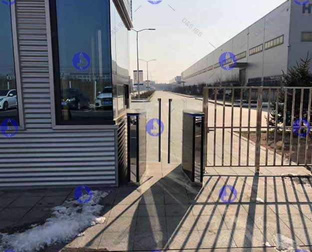 日照派沃泰工廠通道閘案例 - 中出網(wǎng)-智能出入口門戶