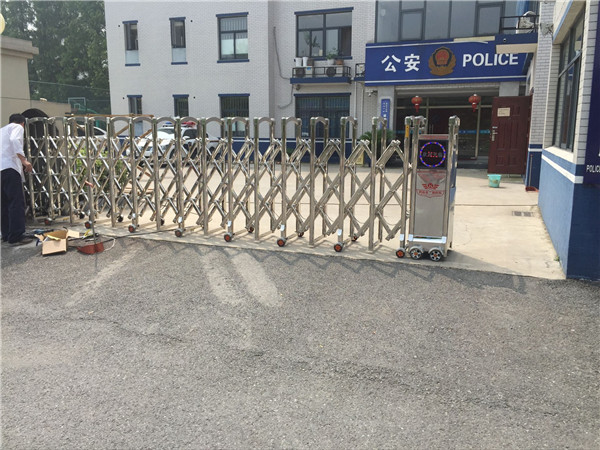 淮安市公安局清河分局健康路派出所伸縮門案例 - 中出網(wǎng)-智能出入口門戶