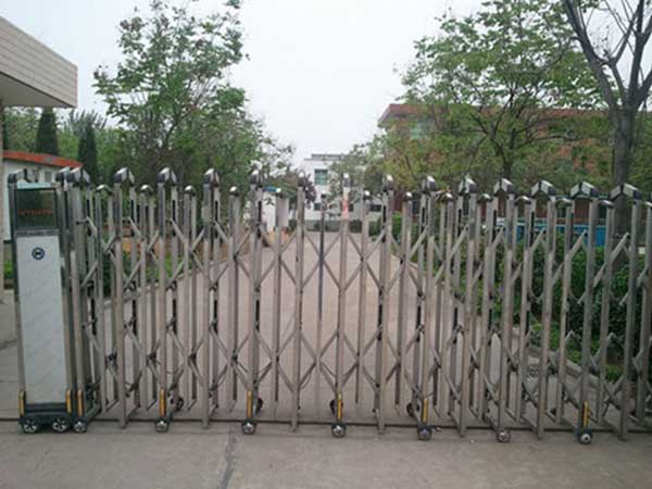 咸陽卓越塑料印務(wù)電動(dòng)伸縮門案例 - 中出網(wǎng)-智能出入口門戶