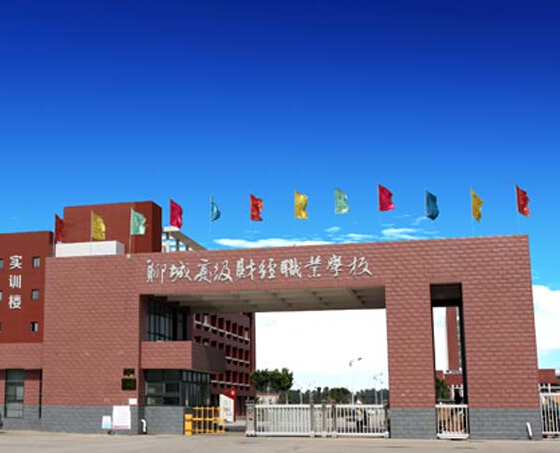 中通客車集團(tuán)伸縮門案例 - 中出網(wǎng)-智能出入口門戶