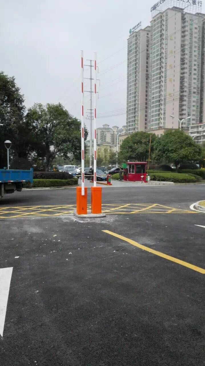 衡陽華新老干部活動(dòng)中心停車場系統(tǒng)案例 - 中出網(wǎng)-智能出入口門戶