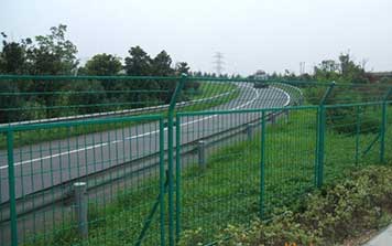鋅鋼護(hù)欄 - 高速公路絲網(wǎng)護(hù)欄